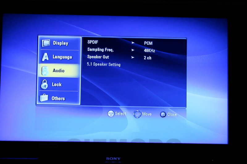 Illustration for article titled First Review: LG BH100 Hybrid Blu-Ray/HD-DVD Player (Verdict: Format War Still Blazing)
